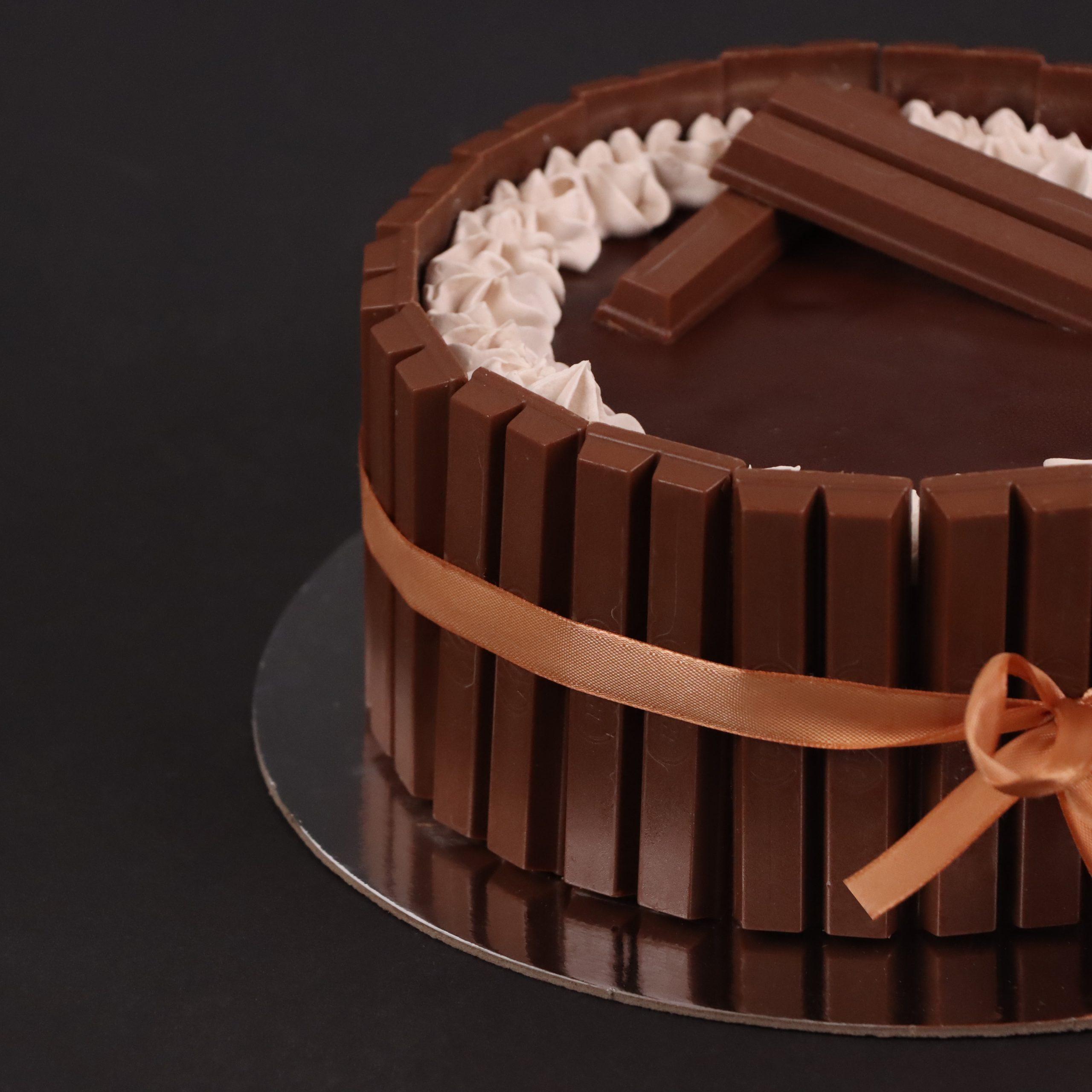 Kit Kat cake view 5