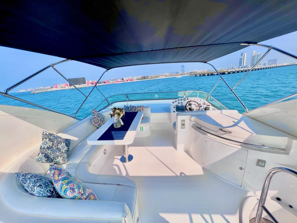 Majesty Yacht 56 ​​feet view 3