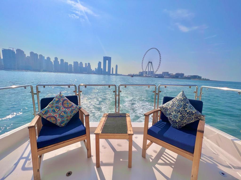 Majesty Yacht 56 ​​feet view 4