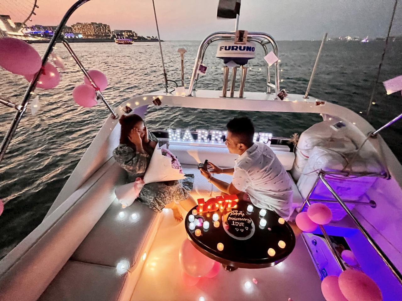 Girl's Birthday Yacht 31 feet view 5