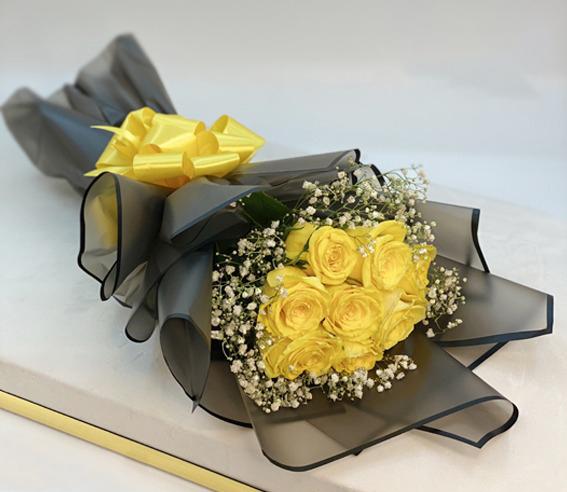 Bouquet symbol of friendship view 3