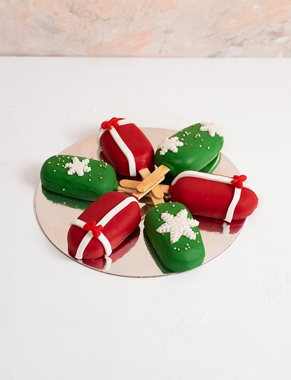 Christmas Cakesicles view 1