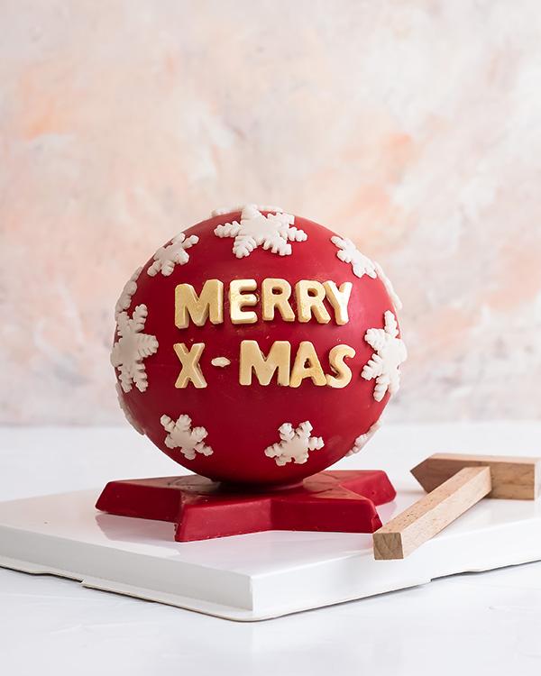 Xmas Piñata Ball view 1