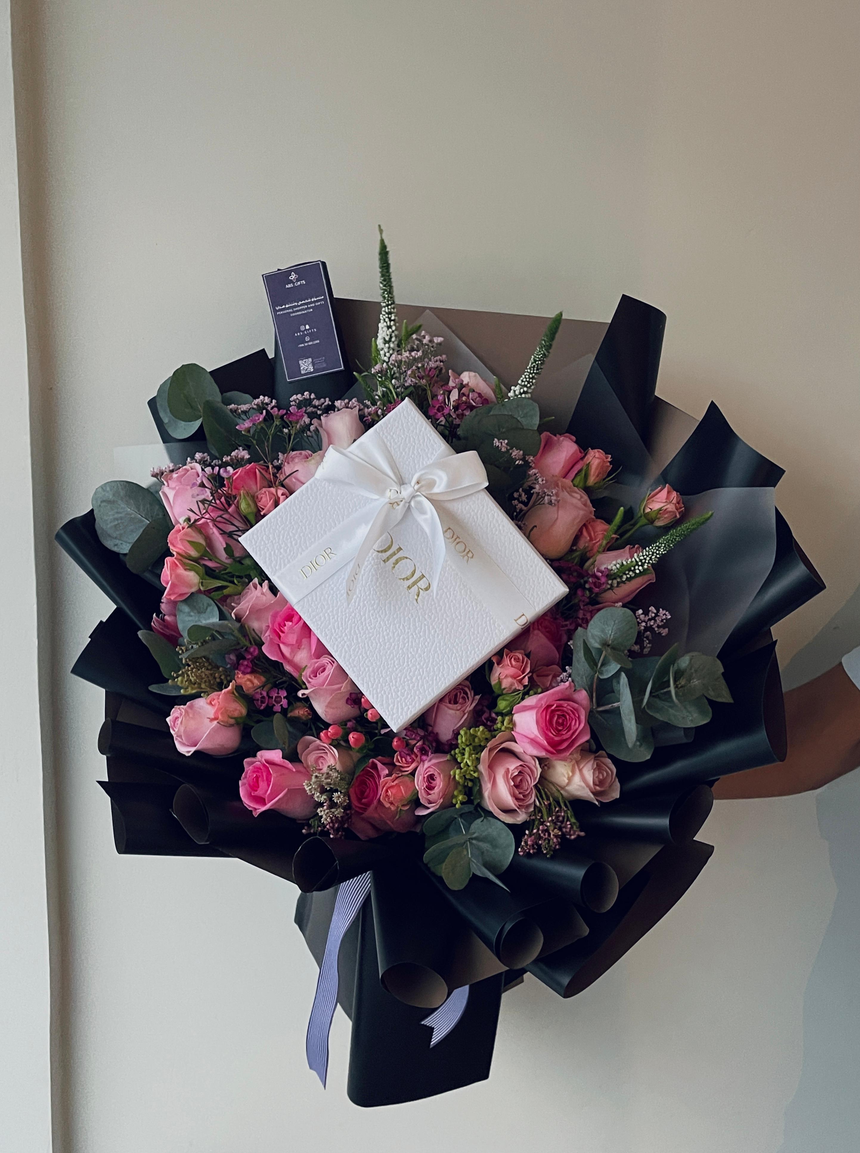 Bouquet of flowers with accessories5 view 2