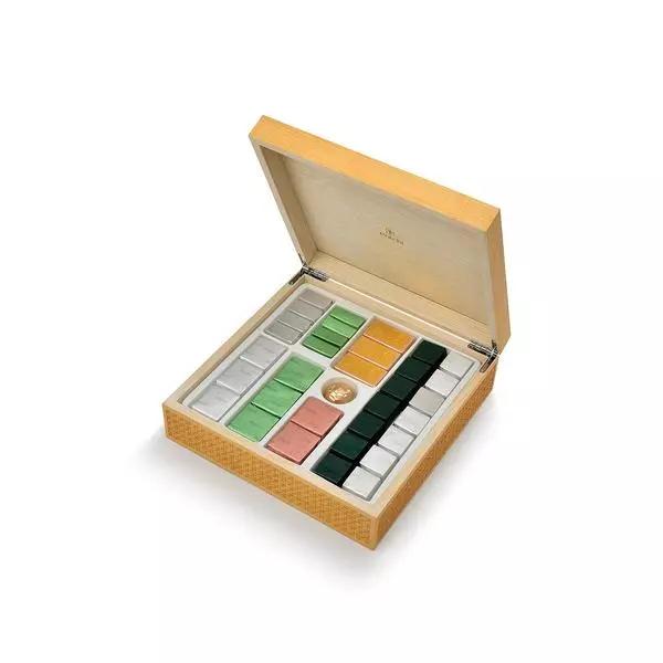Box of 68 Pieces, L'iconique view 1