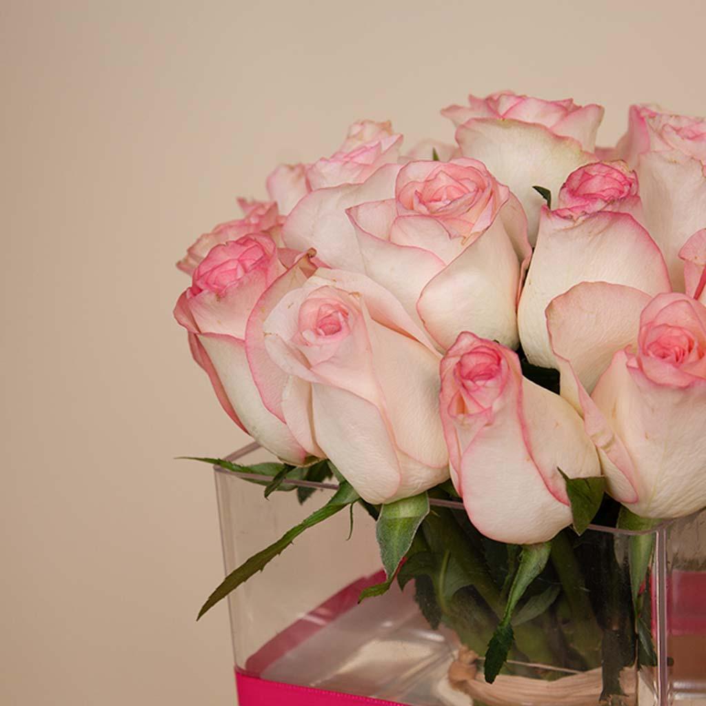 Patchi Premium Box (940g) & 15 Roses Gift view 2