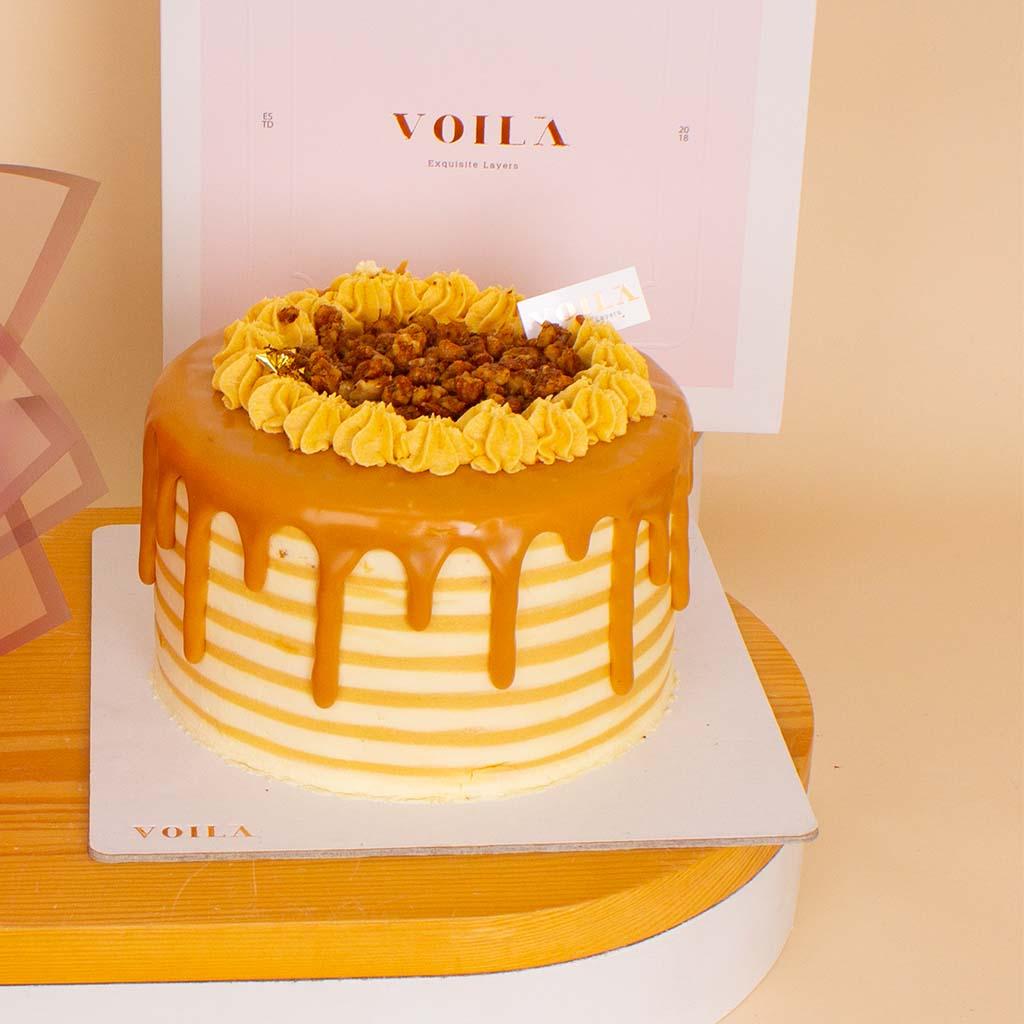 Voila Caramel Cake & Roses Bouquet view 3