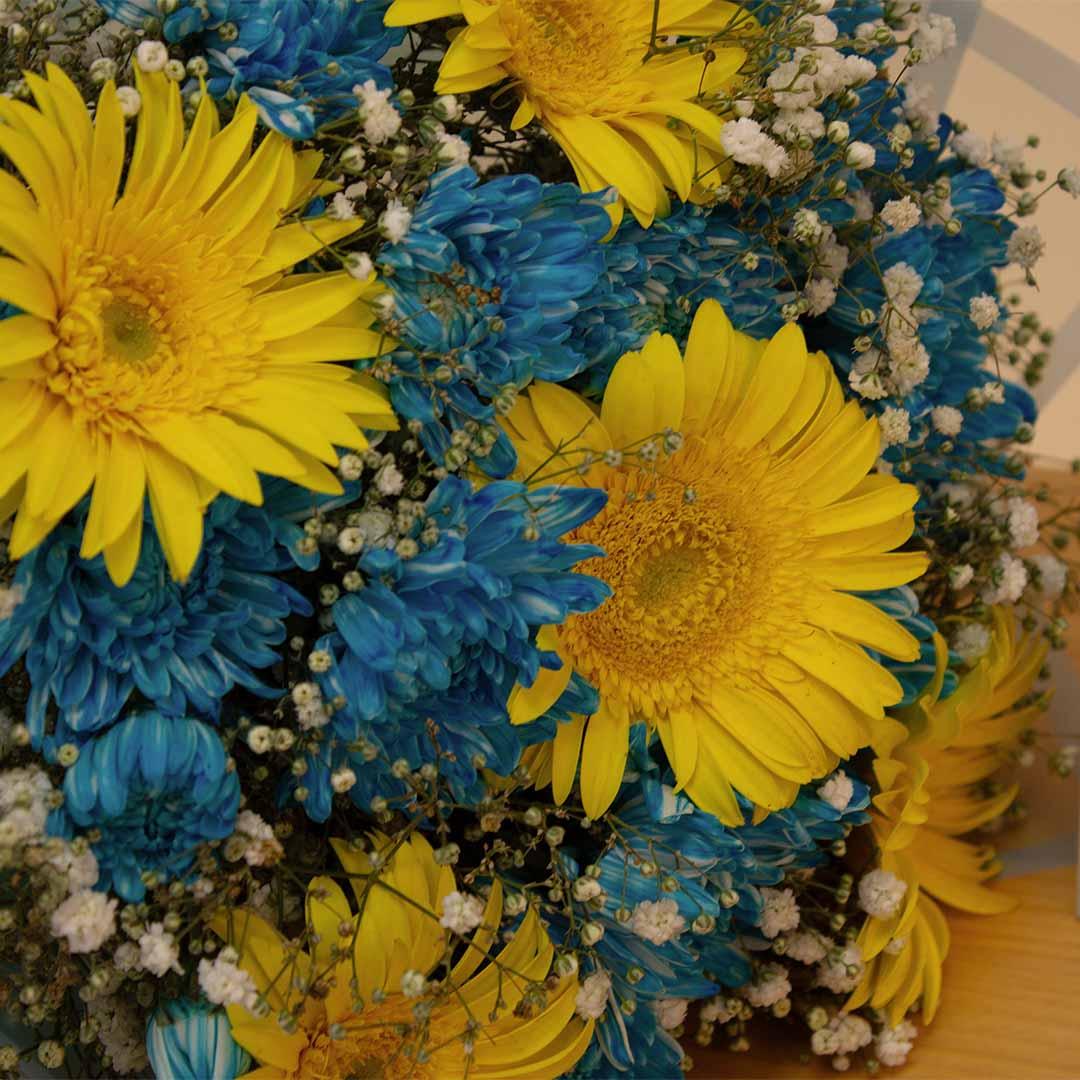 Flowrista | Blue Chrysanthemum & Yellow Gerbera Bouquet view 2