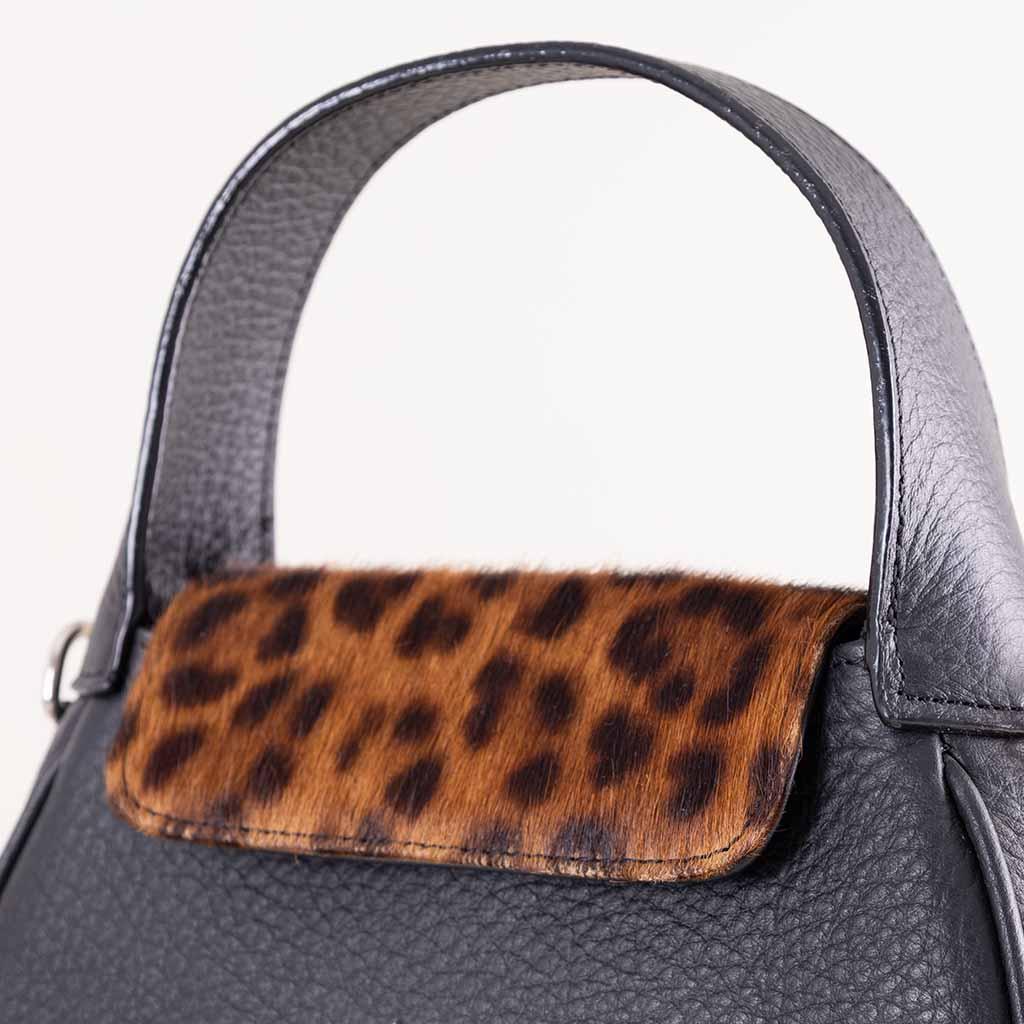 Cocan Black Tiger Bag & 20 Red Roses view 2
