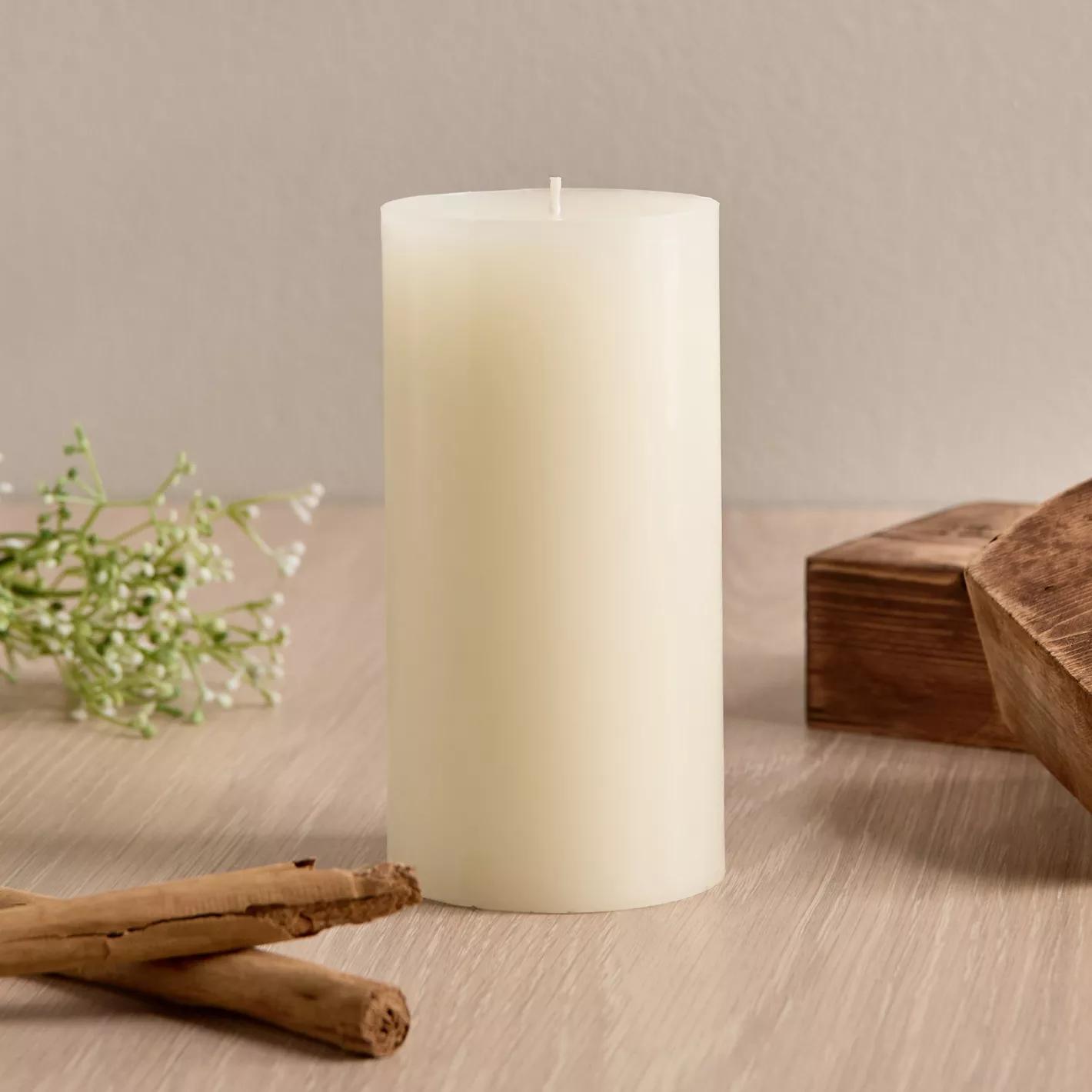 white candle  1pc