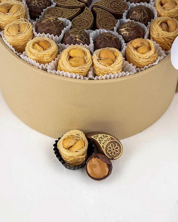 Ramadan Hamper with Esch Cashew and Chocolates 1 view 3