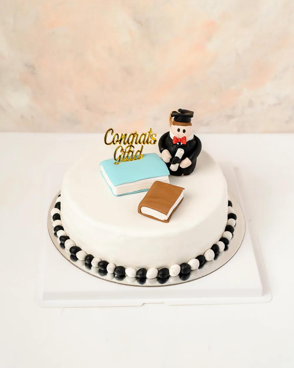 1 Kg Graduation Cake by NJDGraduation Cake Gift, Graduation Celebration Cake, Graduation Cake UAE, كيك تخرج, كيك احتفال بالتخرج, كيك تخرج الإمارات