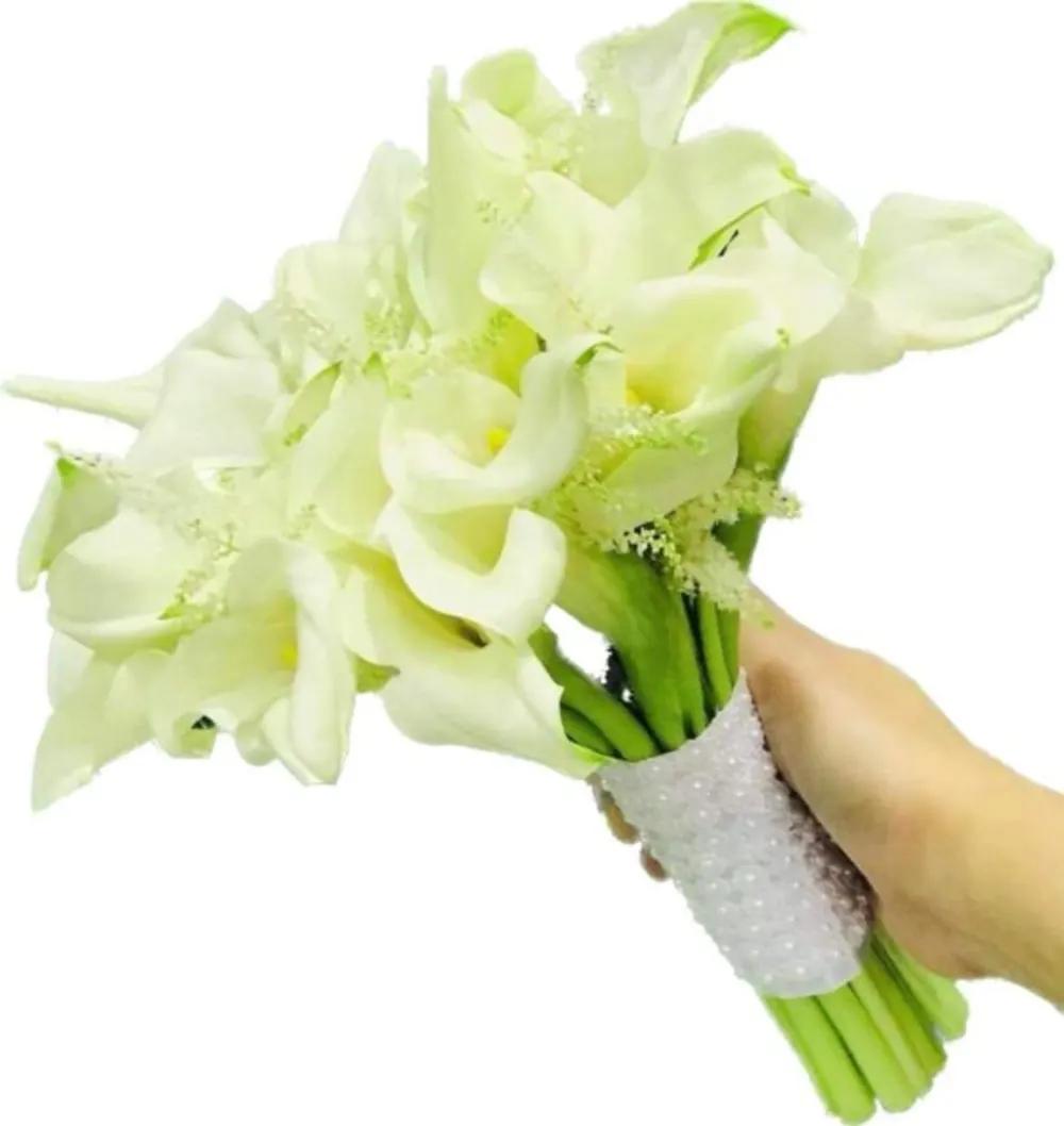 Calla white with astileundefined