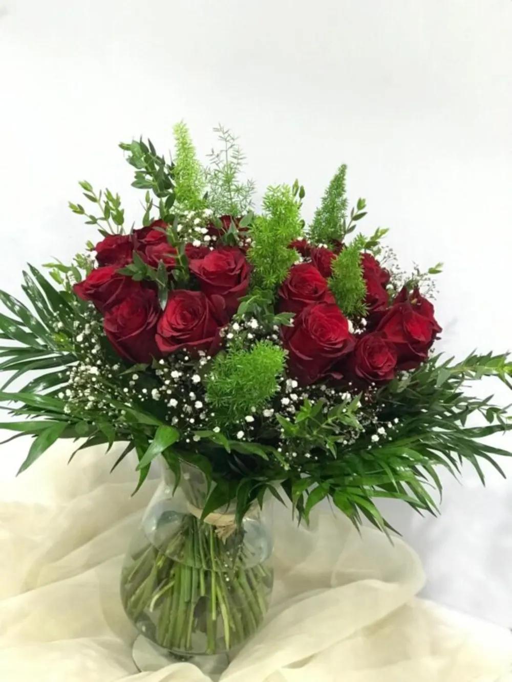 roses red with some leaves Nundefined