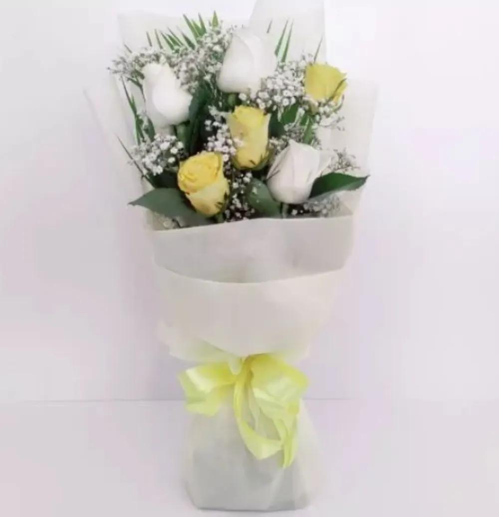 Mix white and yellow flowers bouquetundefined