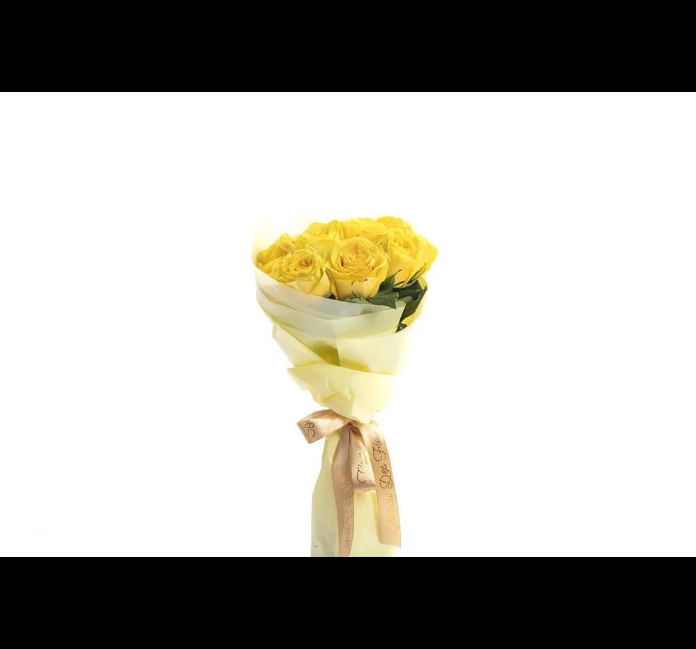 Yellow rose bouquet.undefined