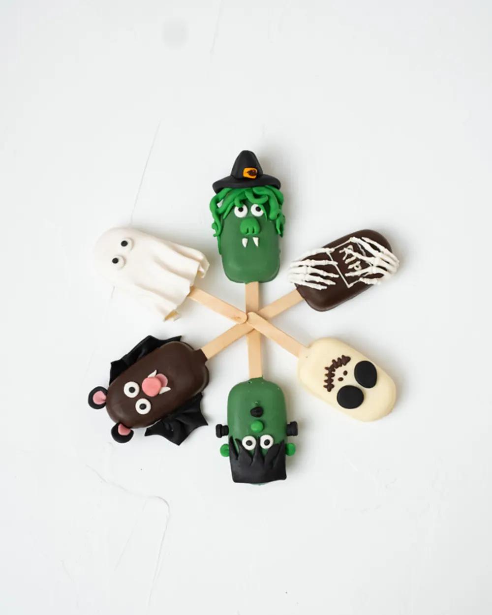 Assorted Halloween Cakesicles by NJDundefined