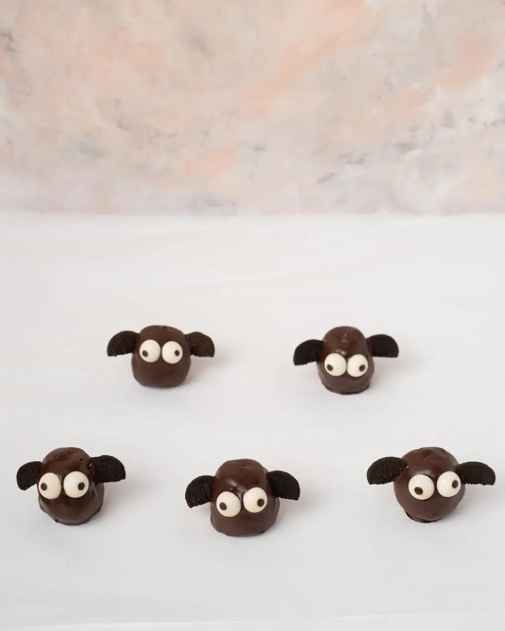 Chocolate Bat Cake Pops by NJDundefined