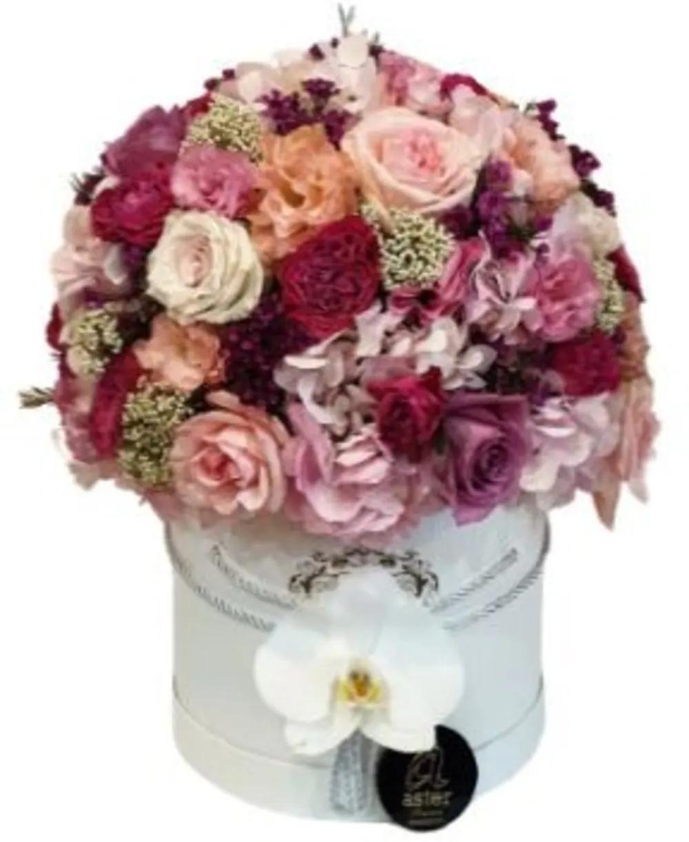 Mix Purple and Pink Flowers In a Boxundefined