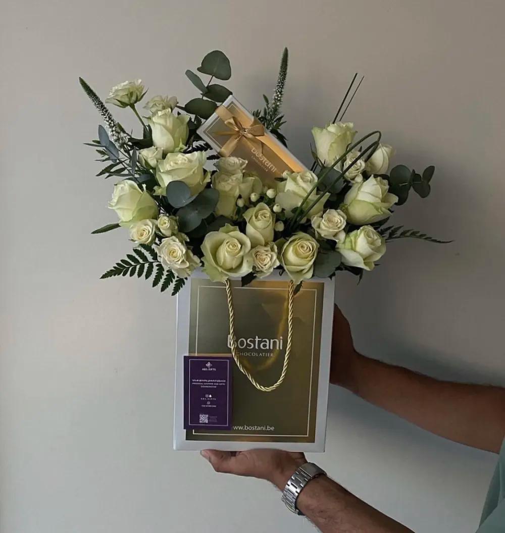 Bouquet of roses with chocolate3undefined