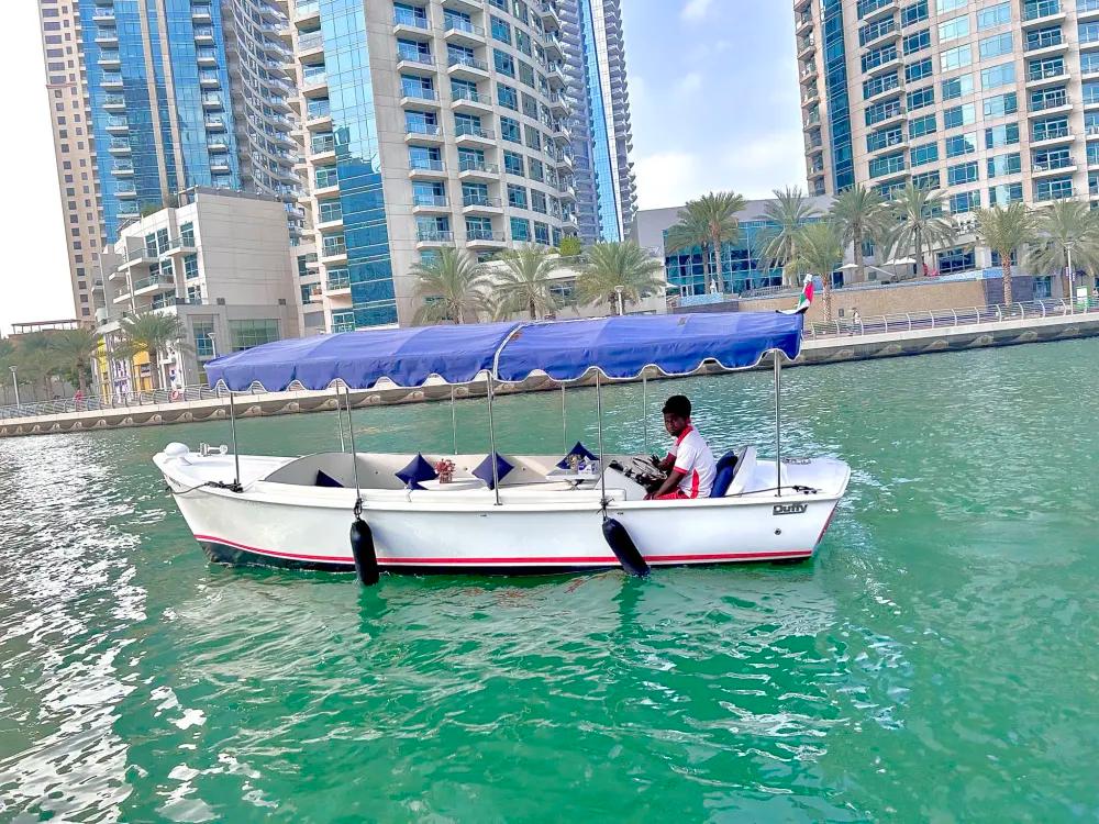 White duffy boatsundefined