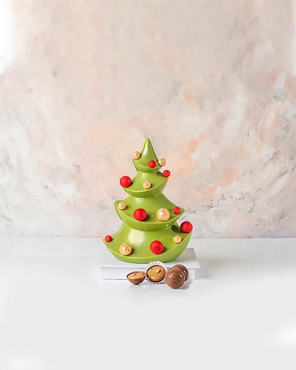 Green and Red Christmas Tree by NJDundefined