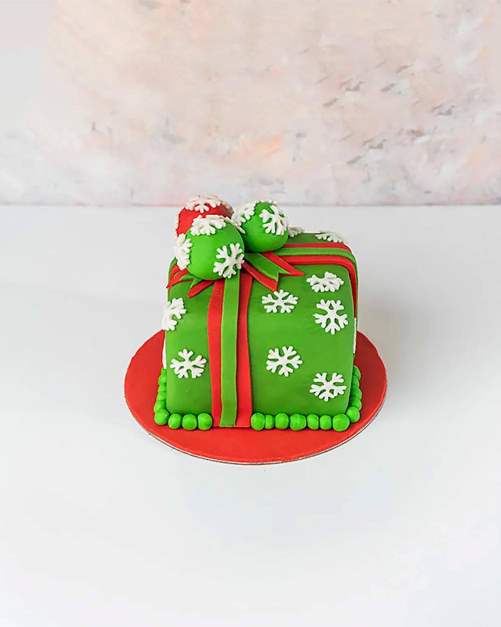 Christmas Gift Theme Cake by NJDundefined