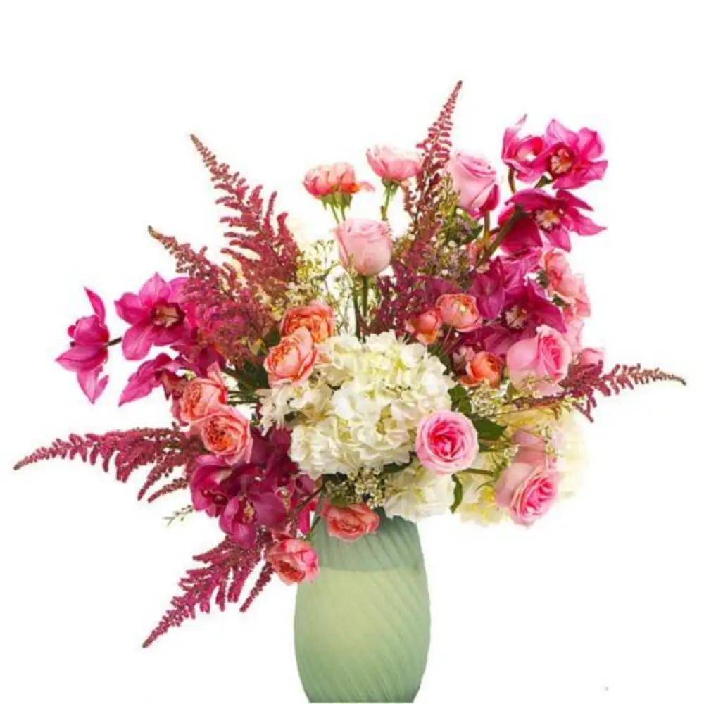 Glass vase arrangementundefined