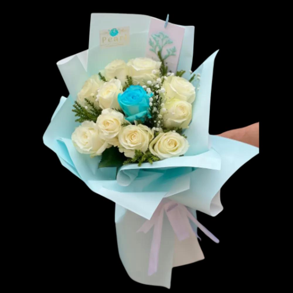 White Roses wonderful Blueundefined