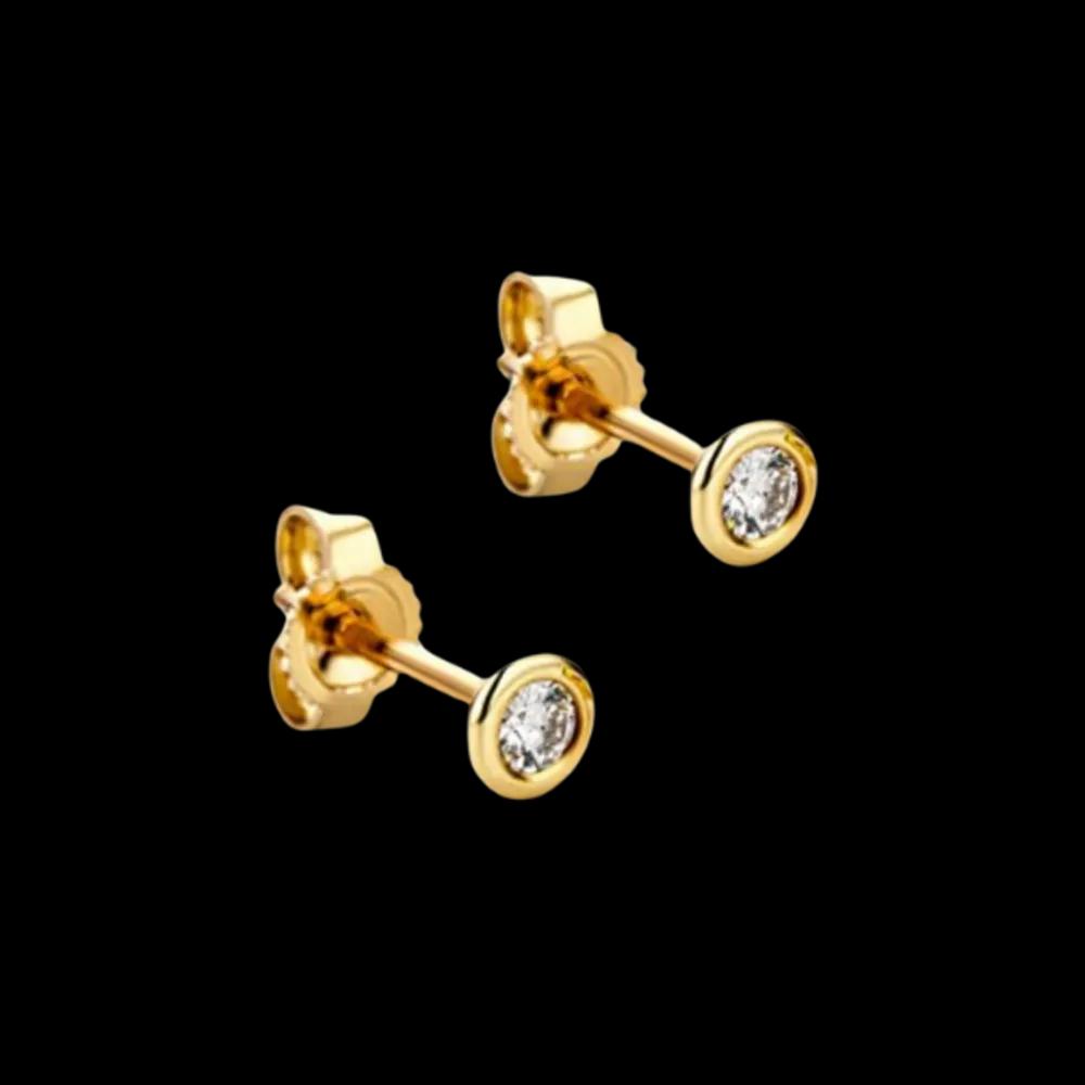 Small gold earring 11undefined