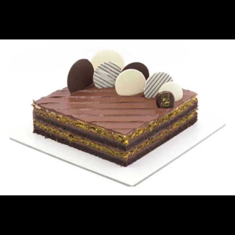 pistachio nutella cake |signature cake