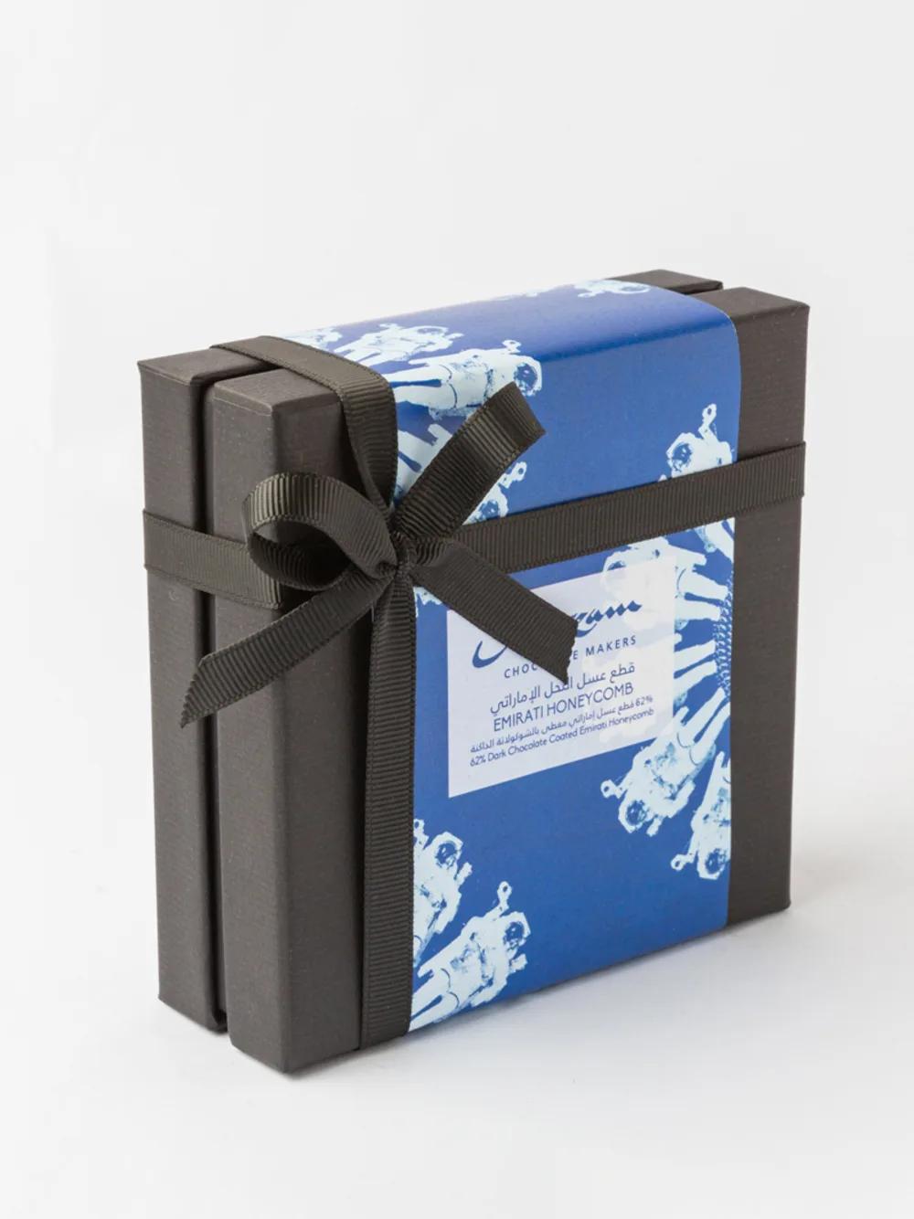 Emirati Honeycomb 125gEmirati Honeycomb, Natural Honey, Premium Honey Gift, قرص العسل الإماراتي, عسل طبيعي, هدية عسل فاخرة