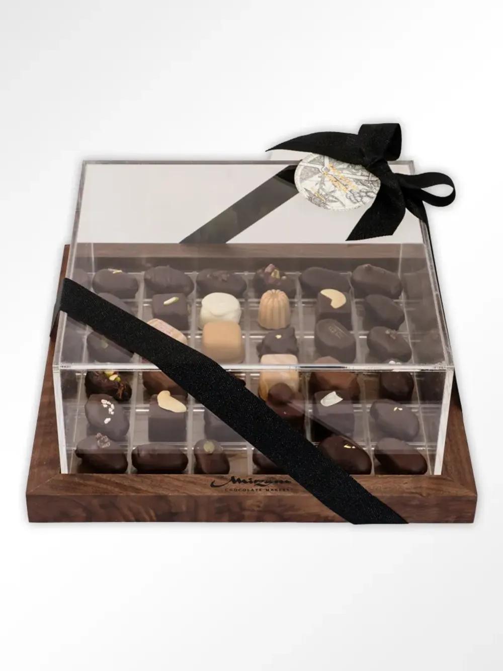Mirzam Wooden Tray: Assorted Dates & TrufflesDates & Truffles Gift Tray, Luxury Wooden Gift Tray, Premium Date Gift, صينية تمر وترافل, صينية هدايا خشبية فاخرة, هدية تمر فاخرة