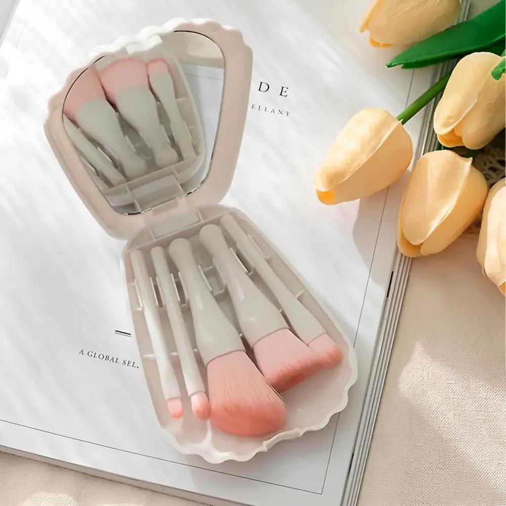 Shell-Shaped Mirror Case with 5pcs Makeup Brushundefined