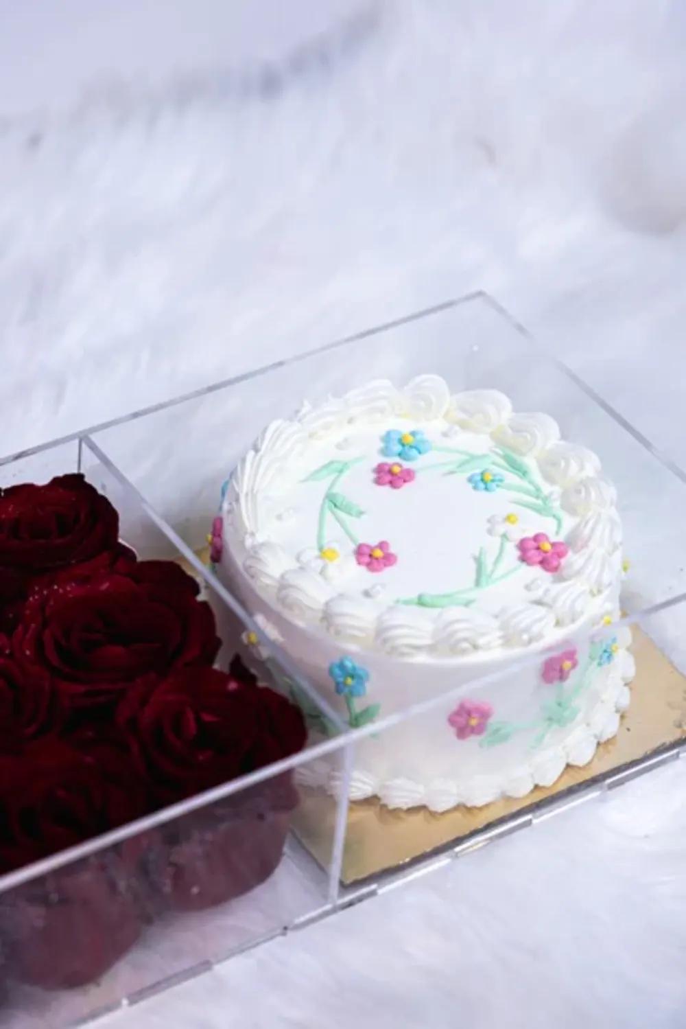 Bento Cake with flowers 2Birthday Cake Gift, Birthday Flowers and Cake Gift, Happy Birthday Gift, هدية كيك عيد ميلاد, هدية ورد وكيك عيد ميلاد, هدية عيد ميلاد