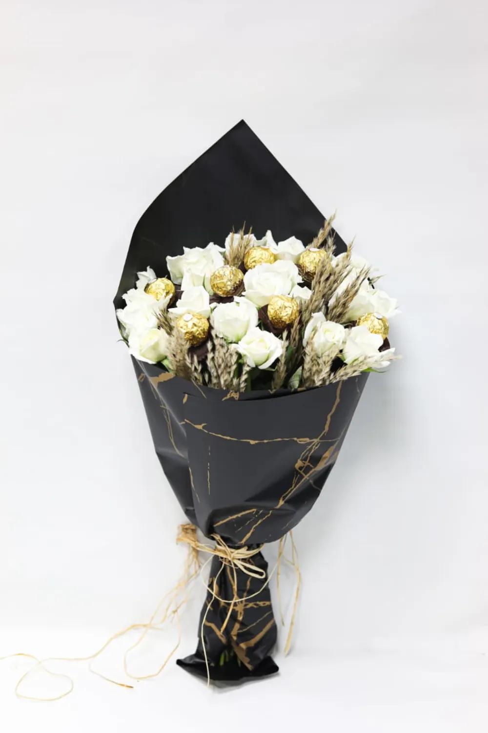Bouquet with white flowers !undefined
