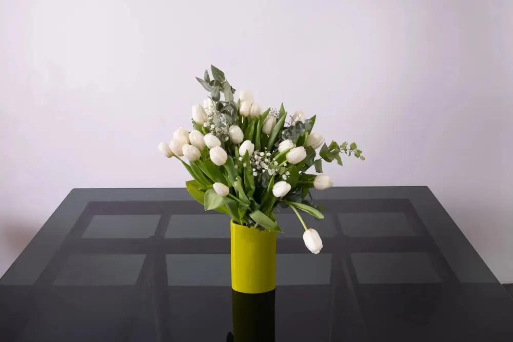Eleganza invernale : fiori invernali a Milanoundefined