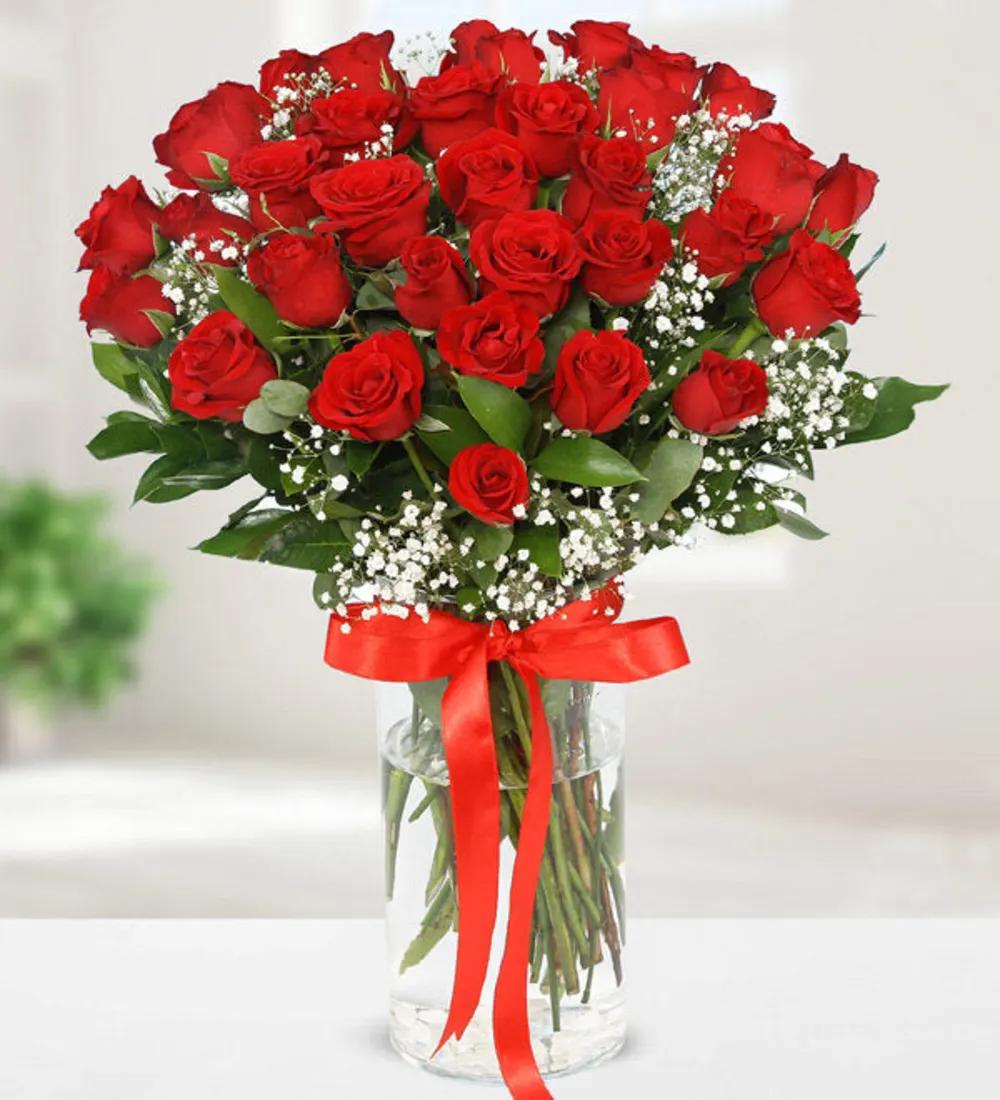 Passione Milanese : 33 Rose rosseundefined