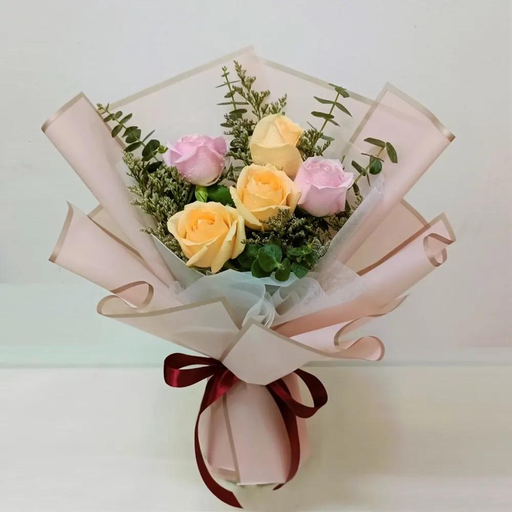 HR050110 Roses Bouquetundefined