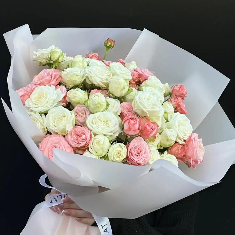 001 Bouquet of Spray Roses