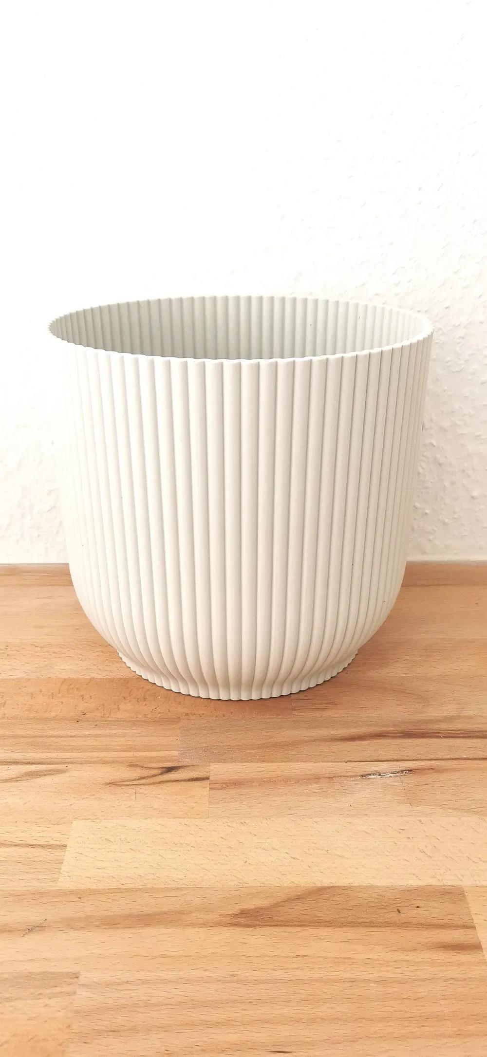 ELHO Plastic Pot - Silky Whiteundefined