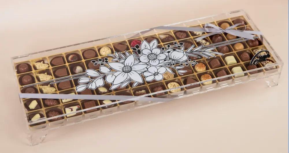 Le E Box 2Luxury Flower Box, Premium Floral Gift, Elegant Flower Arrangement, بوكس ورود فاخر, هدية زهور فاخرة, تنسيق زهور أنيق