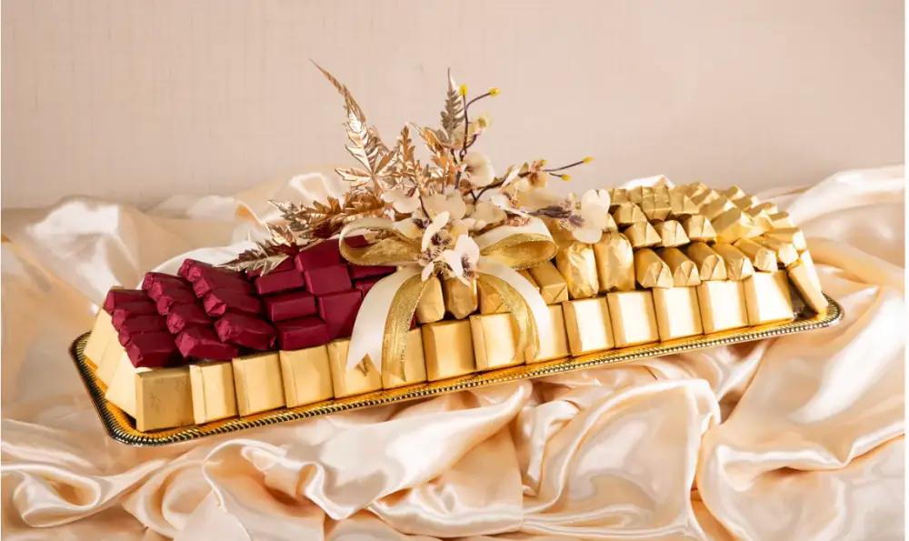 Special tray E5Luxury Chocolate Tray, Assorted Chocolate Gift, Premium Chocolate Tray, صينية شوكولاتة فاخرة, تشكيلة شوكولاتة, صينية هدايا شوكولاتة