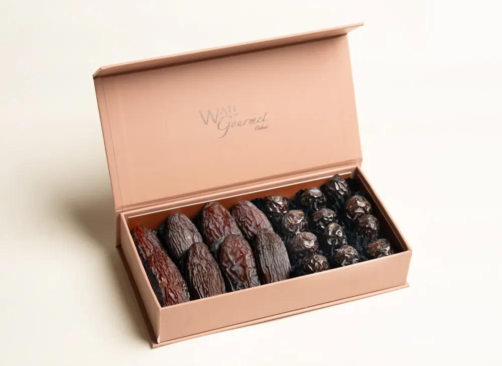 WG MAJDOUL AND AJWA DATES SEEDLESS MAGNET GIFT BOX SML