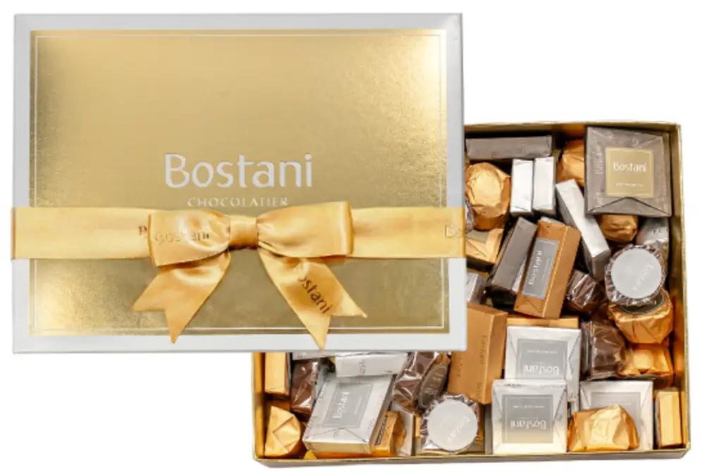 1KG Of Chocolate Inside BoxChocolate Gift, Luxury Gift, Chocolate Gift Box, هدية شوكولاتة, هدية فاخرة, بوكس شوكولاتة