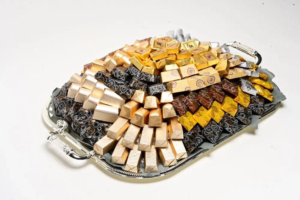 ASSORTED CHOCOLATE TRAY LARGE