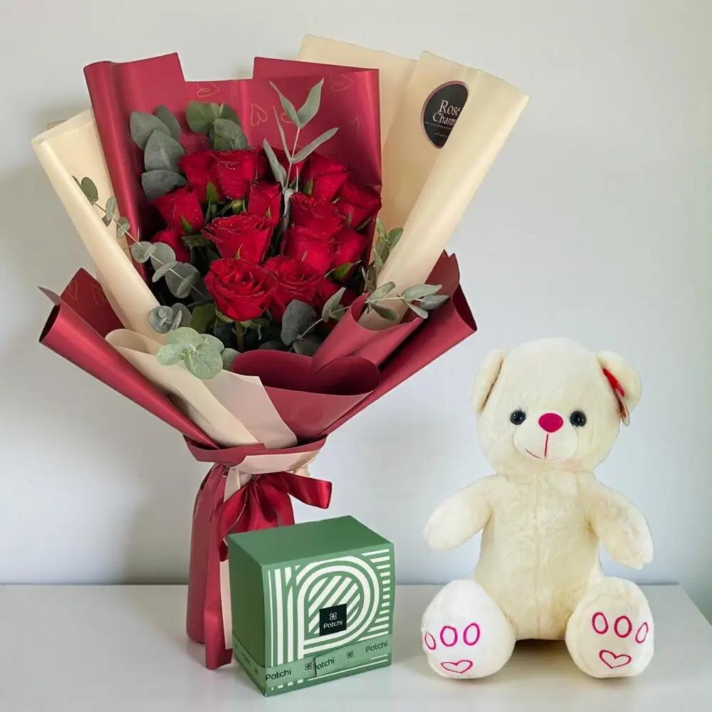 Patchi 250 grams 9 rosesPatchi Chocolate & Roses Gift, Luxury Chocolate Gift, Romantic Gift for Her, Chocolate Gifts Saudi Arabia, شوكولاتة باتشي مع ورد, هدية شوكولاتة فاخرة, هدية رومانسية لها, هدايا شوكولاتة في السعودية
