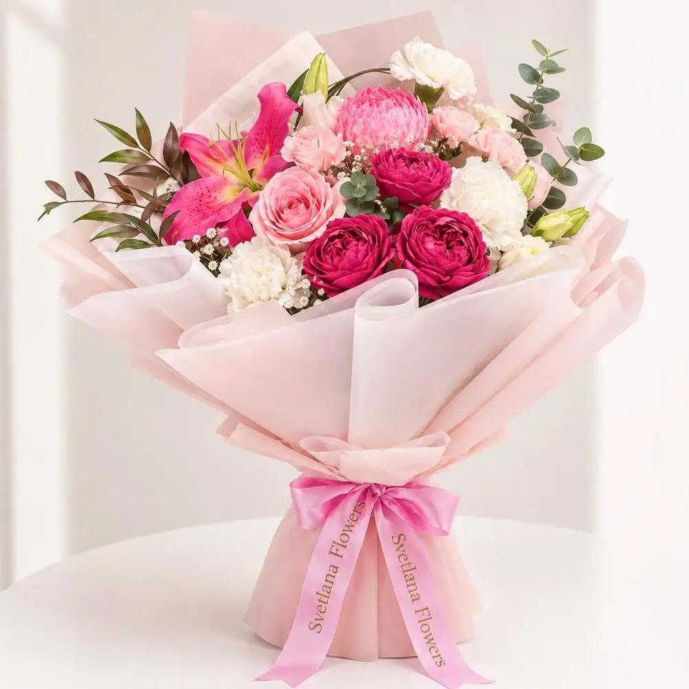 Rose bouquet with accessories1