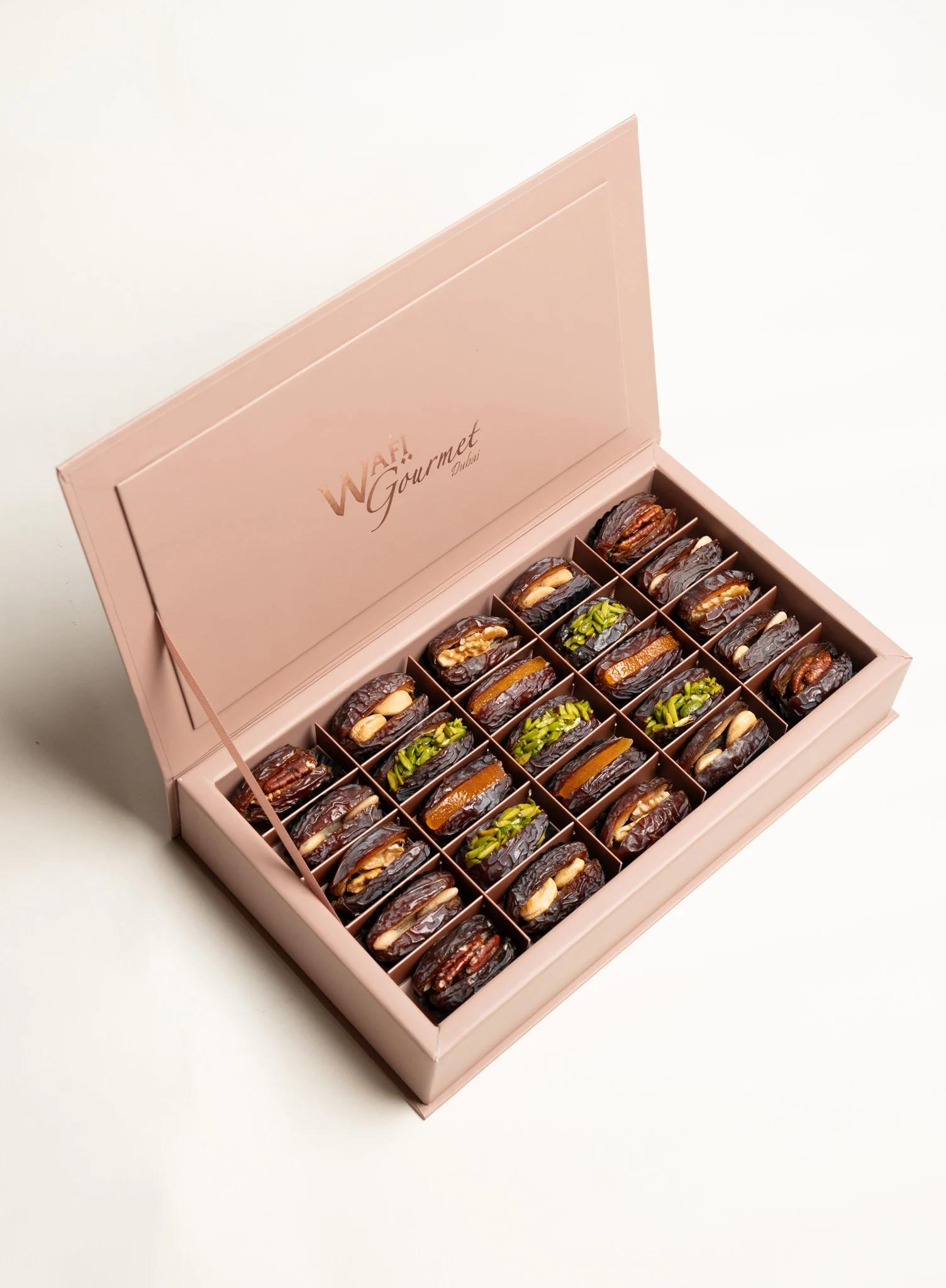 WG MAJDOUL DATES STUFFED GIFT BOX LG