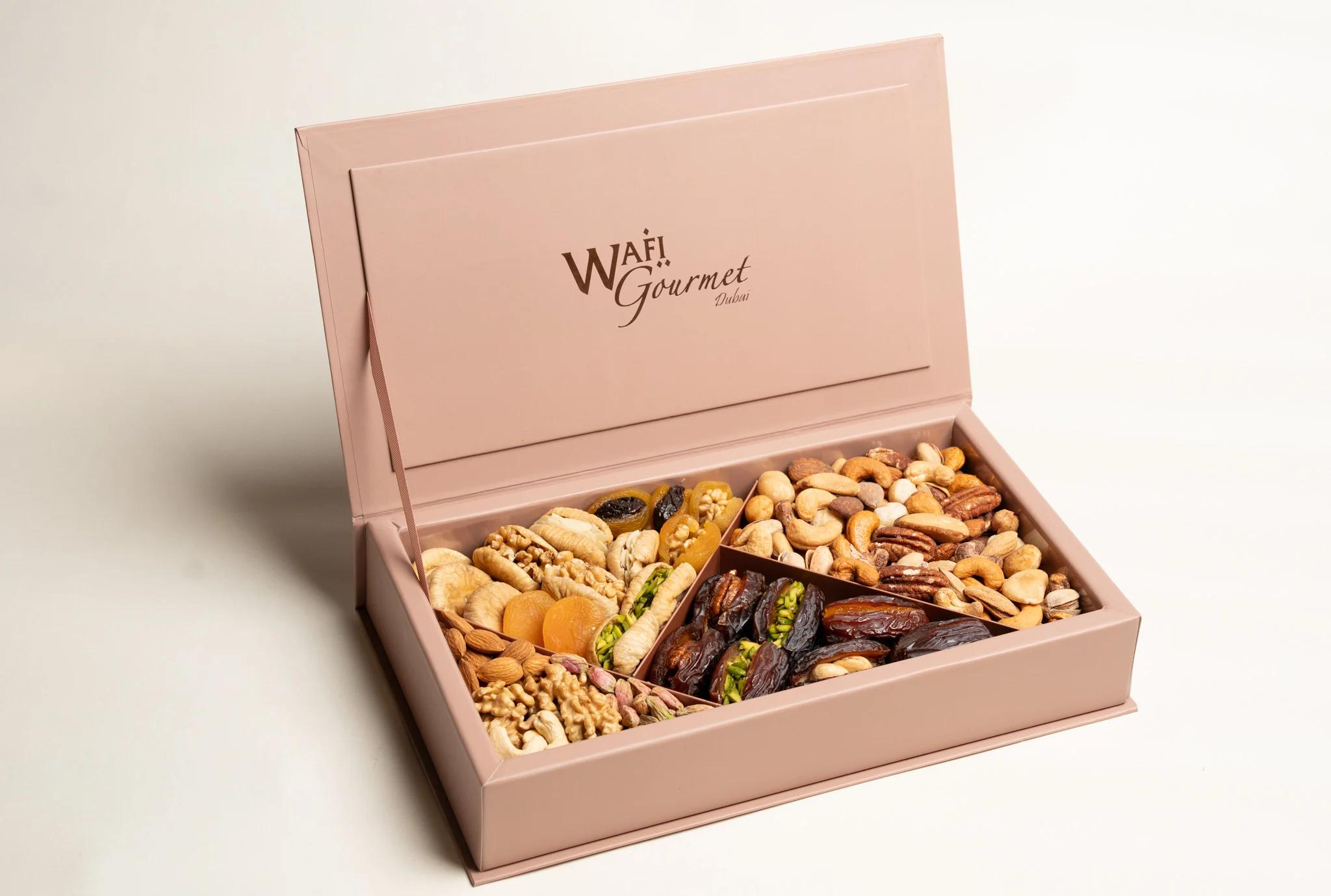 WG MAJDOUL DATES W/DRIED FRUIT AND NUTS LG